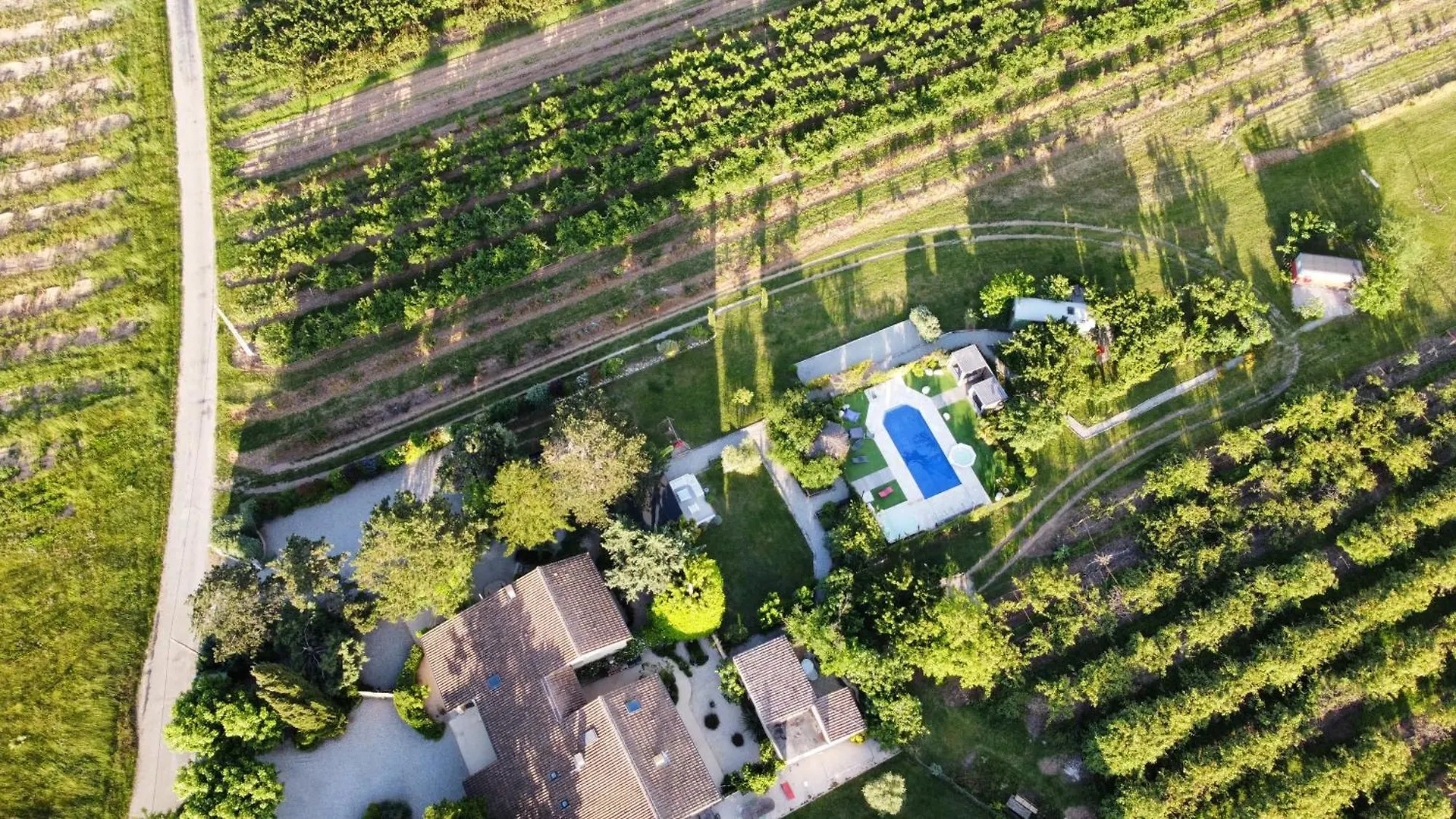 Grande Maison De Charme Avec Piscine Au Coeur Des Vergers Et Vignobles La Roche-de-Glun 0*,  France