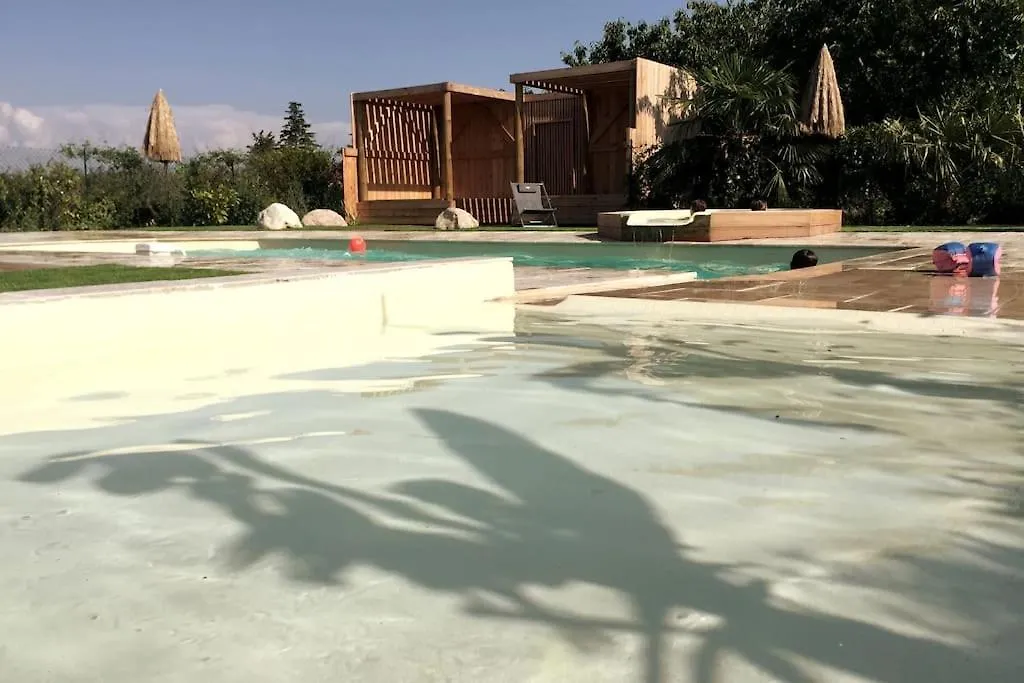 Grande Maison De Charme Avec Piscine Au Coeur Des Vergers Et Vignobles La Roche-de-Glun 0*,