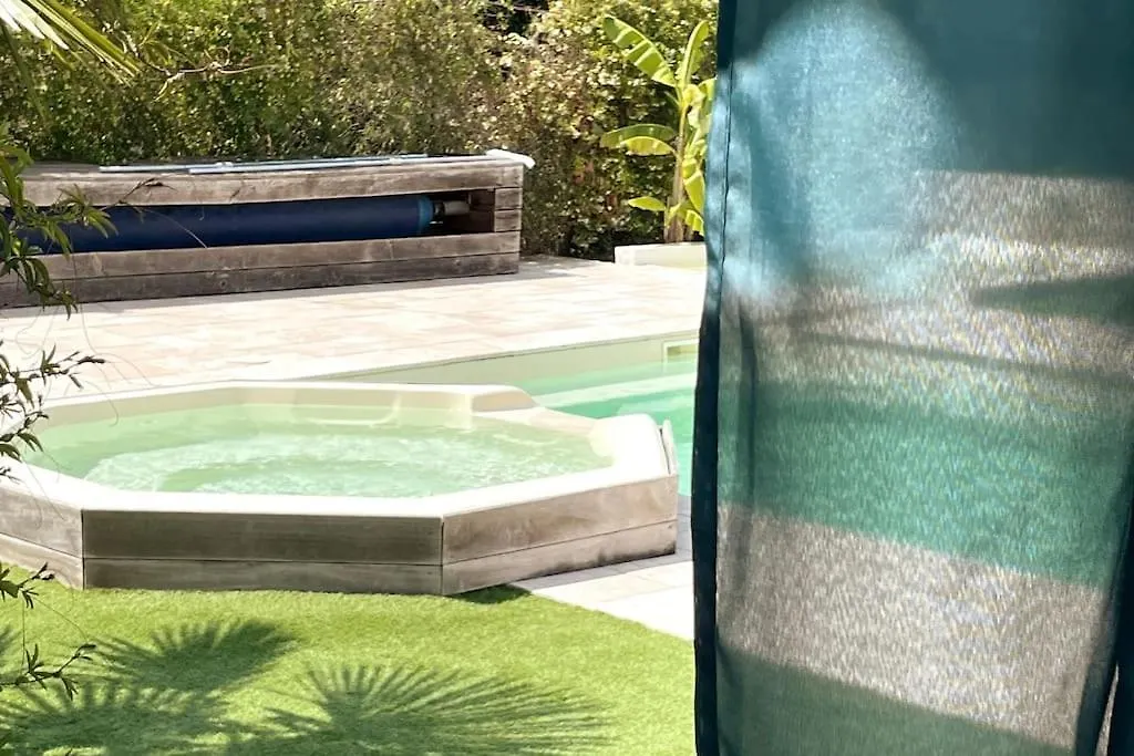 Grande Maison De Charme Avec Piscine Au Coeur Des Vergers Et Vignobles La Roche-de-Glun Holiday home